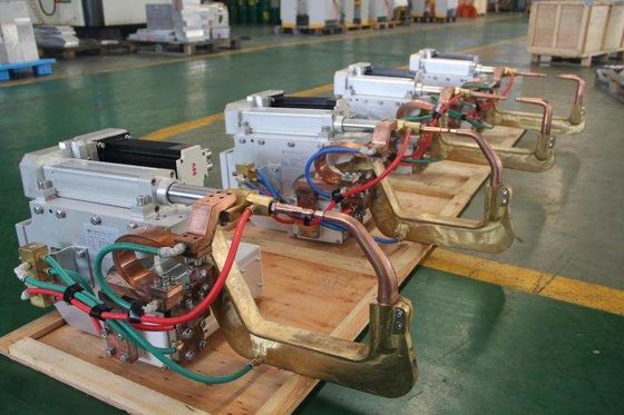 コンパクト電気 280V 160KVA セルボ銃 スポット 溶接 自動