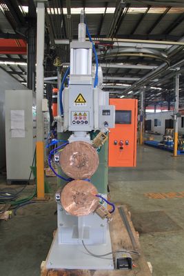 管線性抵抗溶接装置 ロングロールスポットシーム溶接機