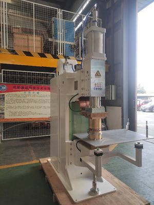 Hfの抵抗の容量性排出の多ヘッド スポット溶接機械水冷